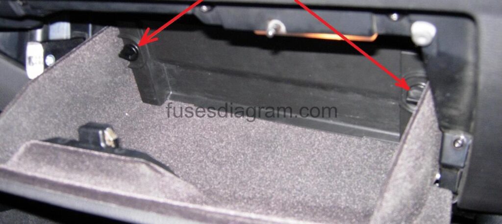 Fuse and relay box diagram BMW E90 bmw 328i fuse box cover diagram 